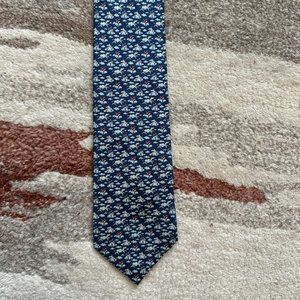 New with tags Hermes 100% Silk Dancing Horses Logo Pattern Tie Sky Blue